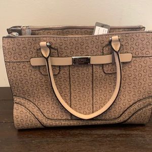 Beautiful guess bag NWT